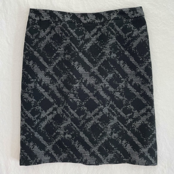 Ann Taylor LOFT Textured Abstract Pattern Skirt - Picture 2 of 11